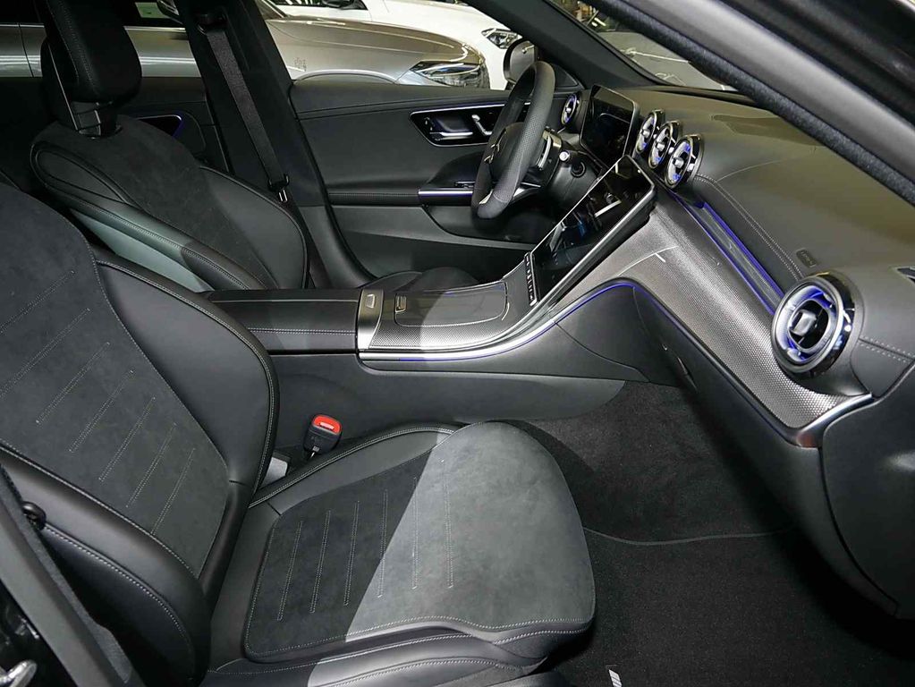 Mercedes-Benz C 220 2025