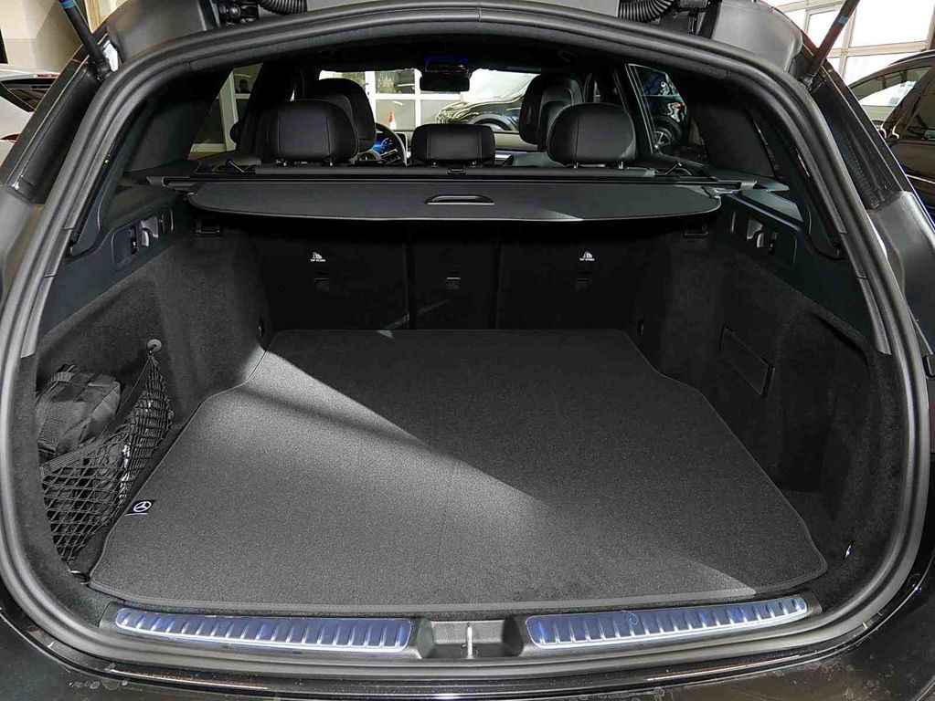 Mercedes-Benz C 220 2025