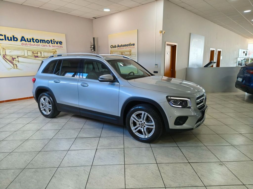 Mercedes-Benz GLB 200 2021