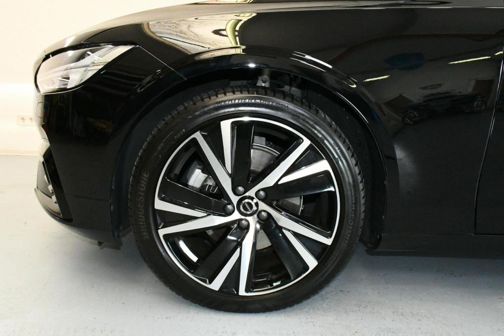 Volvo V90 2023