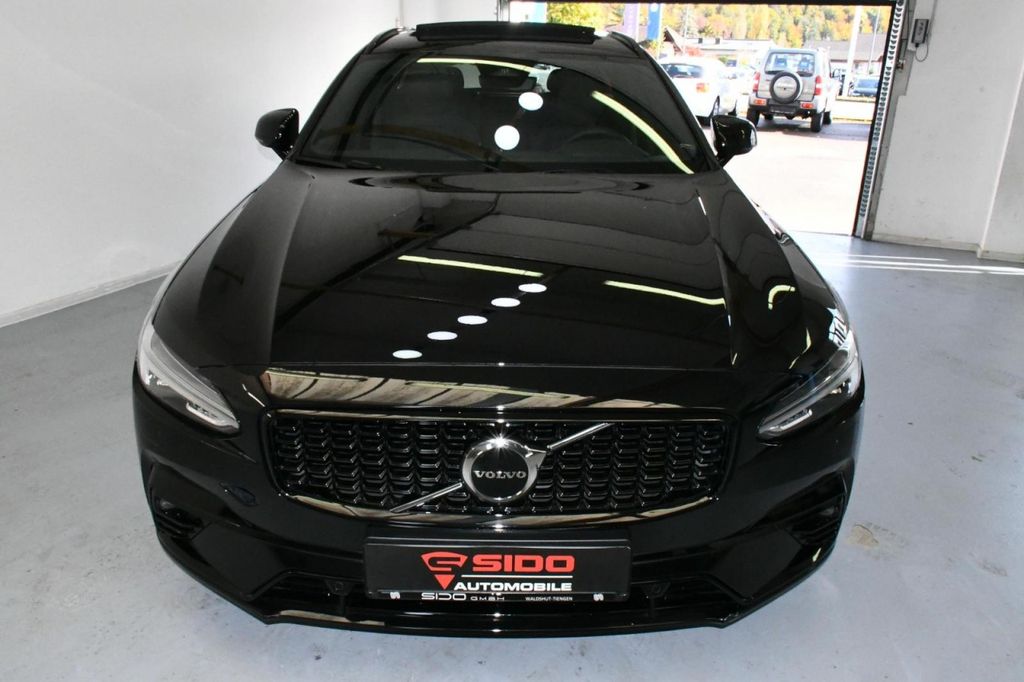 Volvo V90 2023