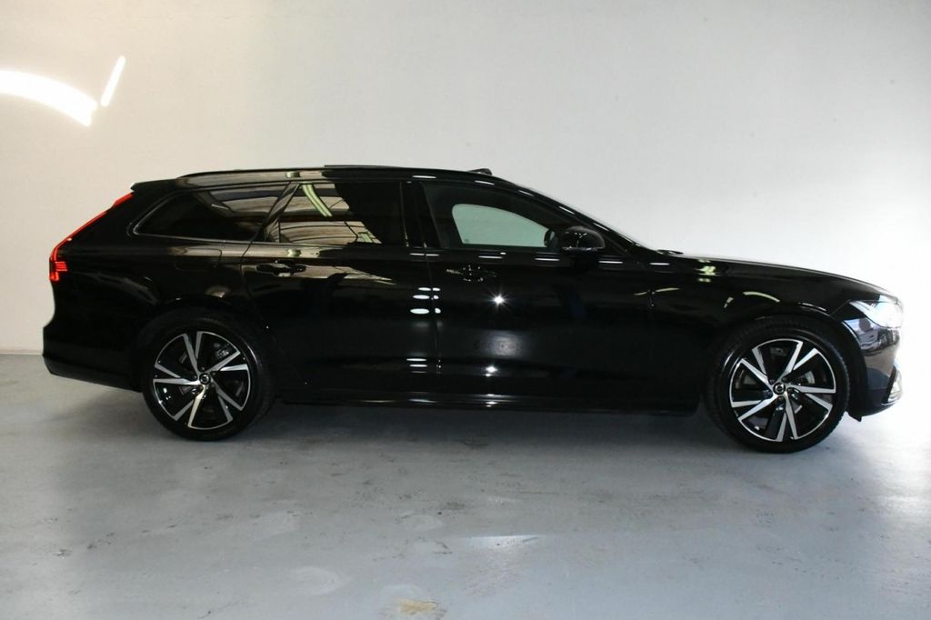 Volvo V90 2023
