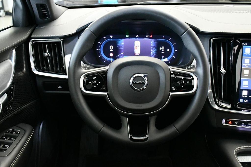 Volvo V90 2023