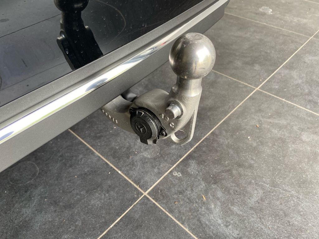 Mercedes-Benz C 220 2025