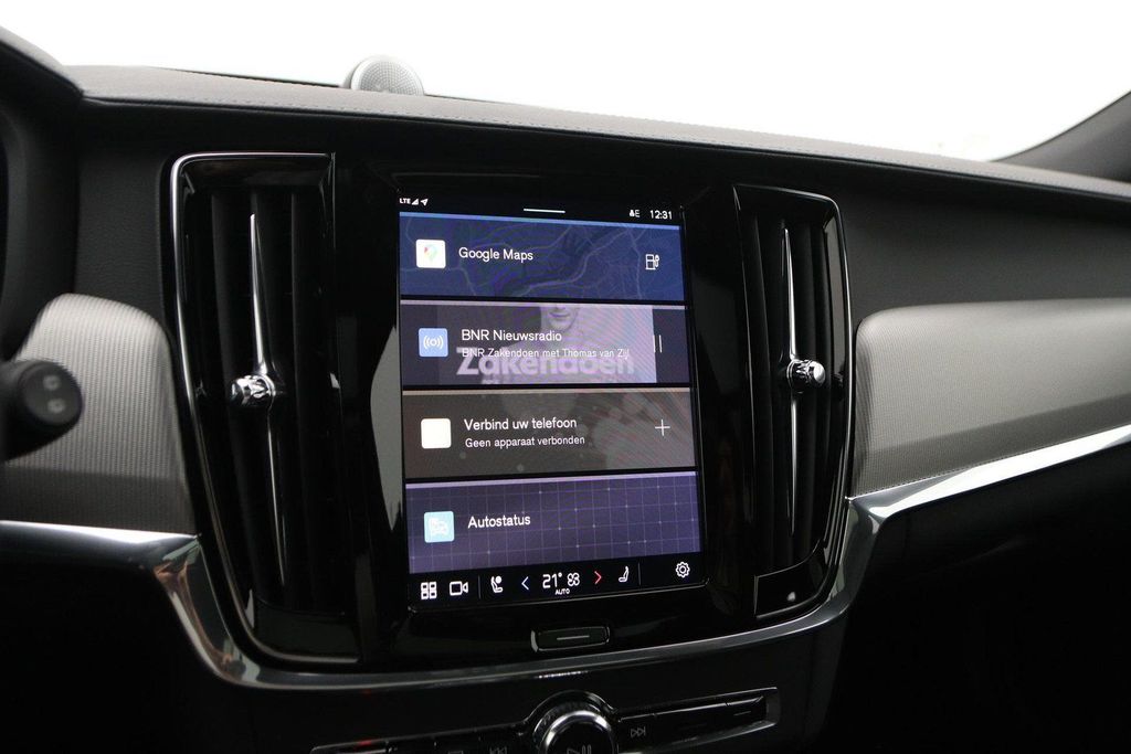 Volvo V90 2025