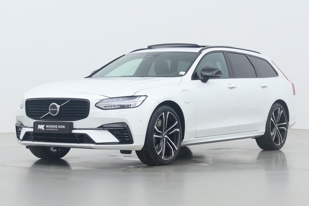 Volvo V90 2025