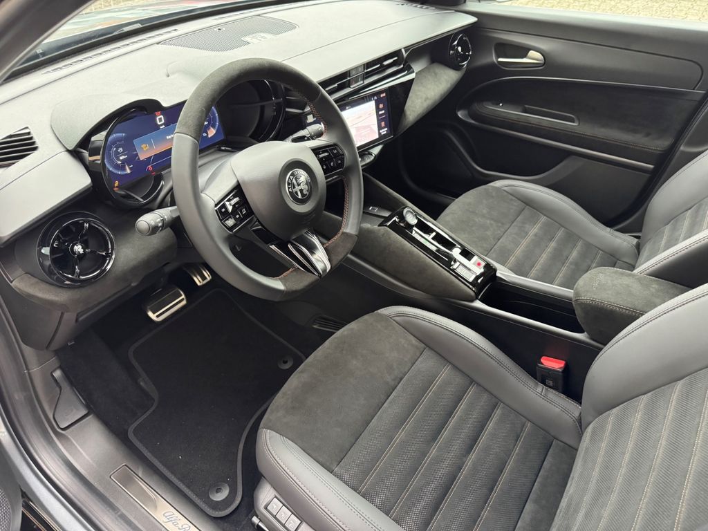 Alfa Romeo Junior 2025