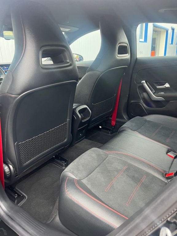 Mercedes-Benz CLA 35 AMG 2024