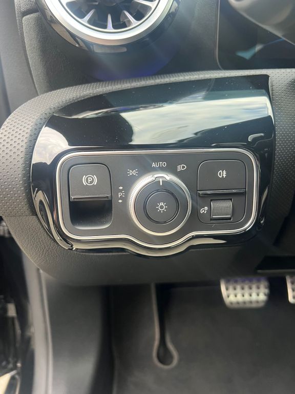 Mercedes-Benz CLA 35 AMG 2024