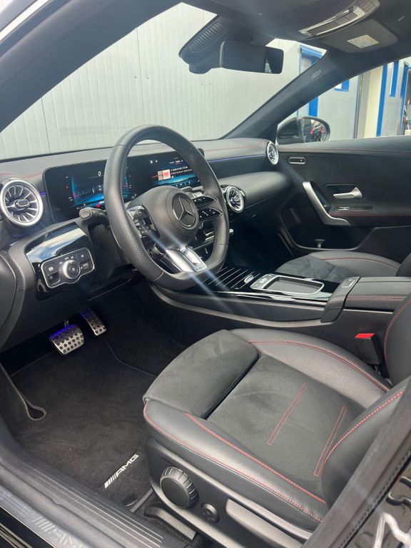 Mercedes-Benz CLA 35 AMG 2024