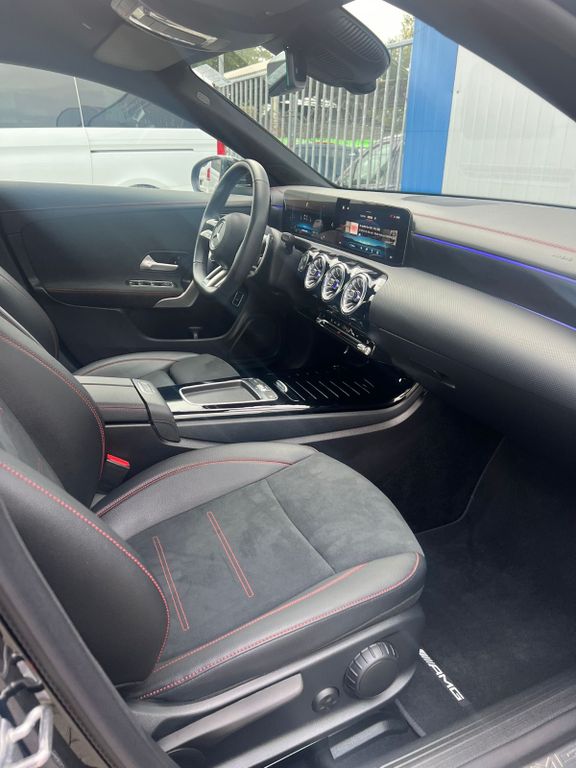 Mercedes-Benz CLA 35 AMG 2024