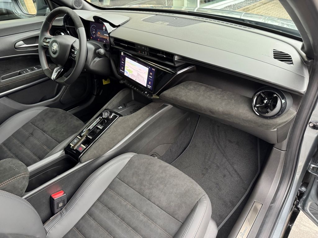 Alfa Romeo Junior 2025