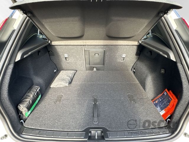 Volvo XC40 2025