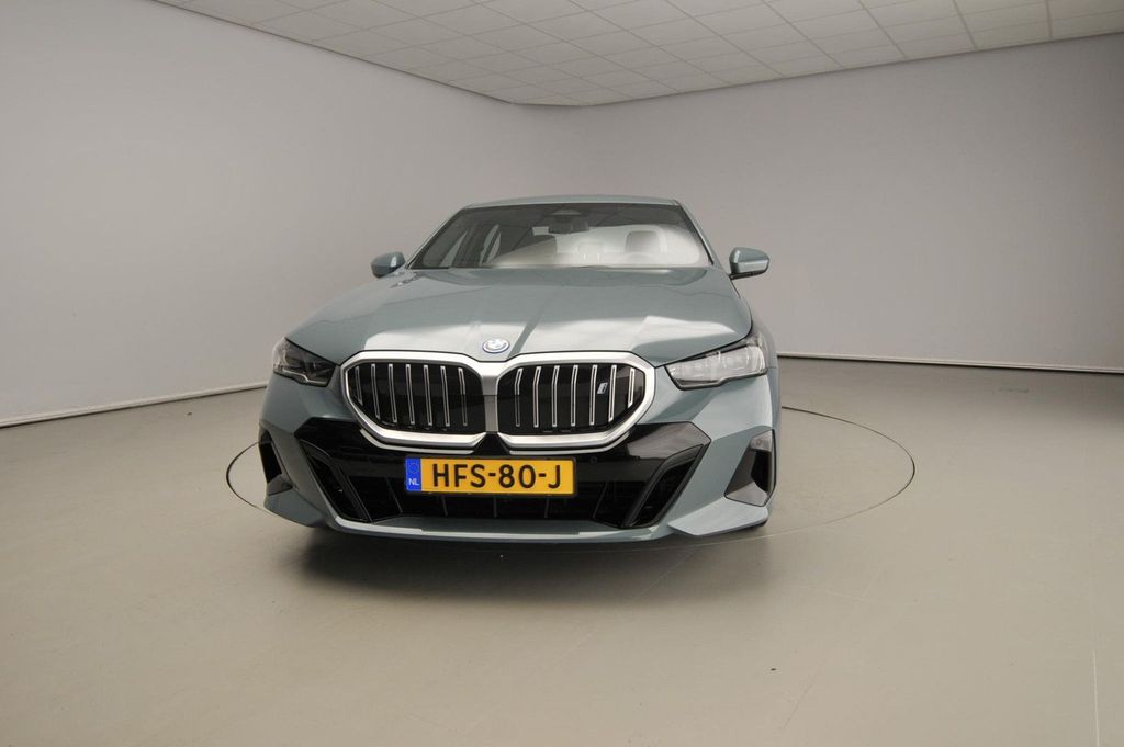 BMW i5 2025