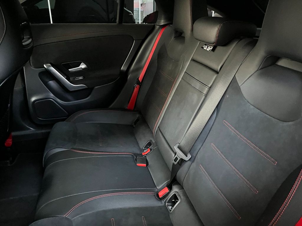 Mercedes-Benz CLA 35 AMG 2024