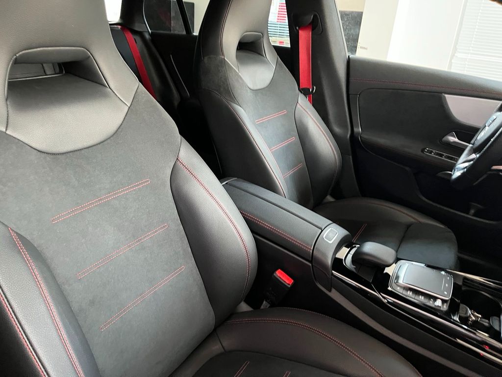 Mercedes-Benz CLA 35 AMG 2024