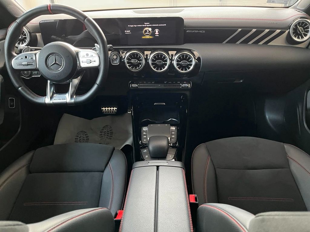 Mercedes-Benz CLA 35 AMG 2024
