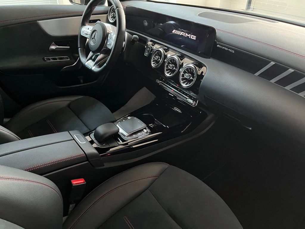 Mercedes-Benz CLA 35 AMG 2024