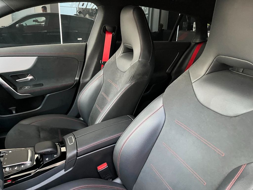 Mercedes-Benz CLA 35 AMG 2024
