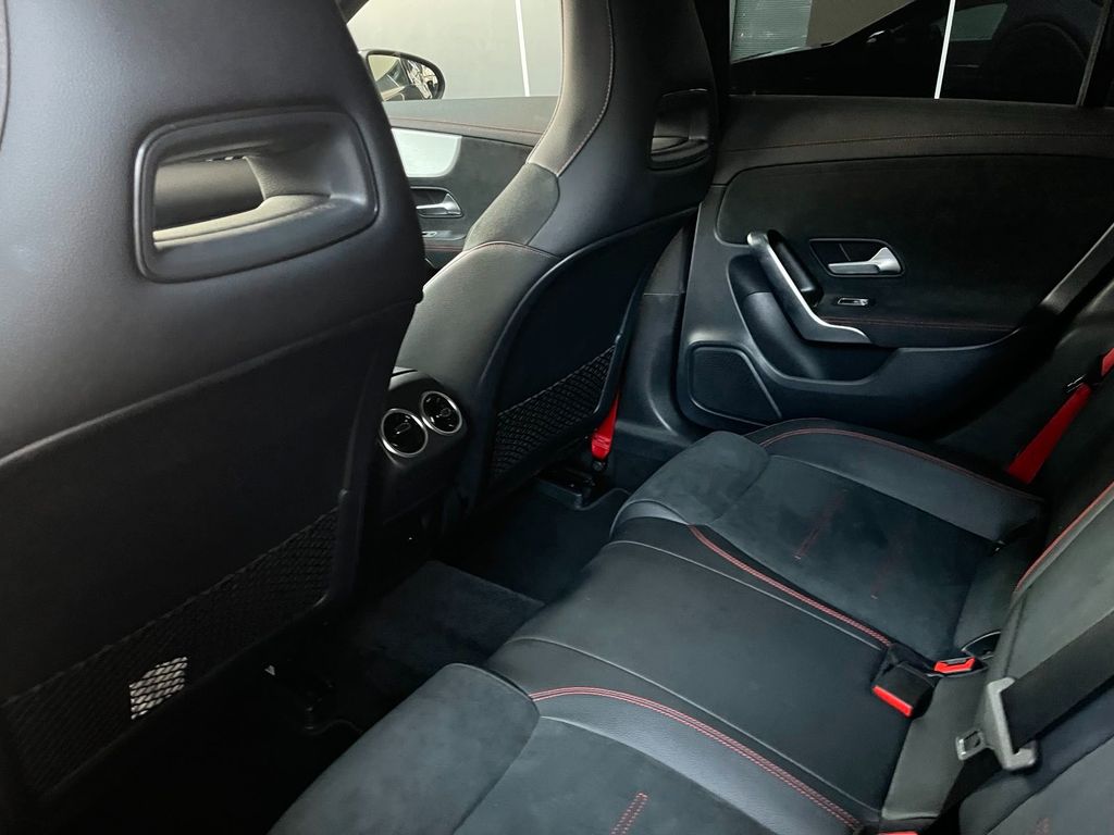 Mercedes-Benz CLA 35 AMG 2024
