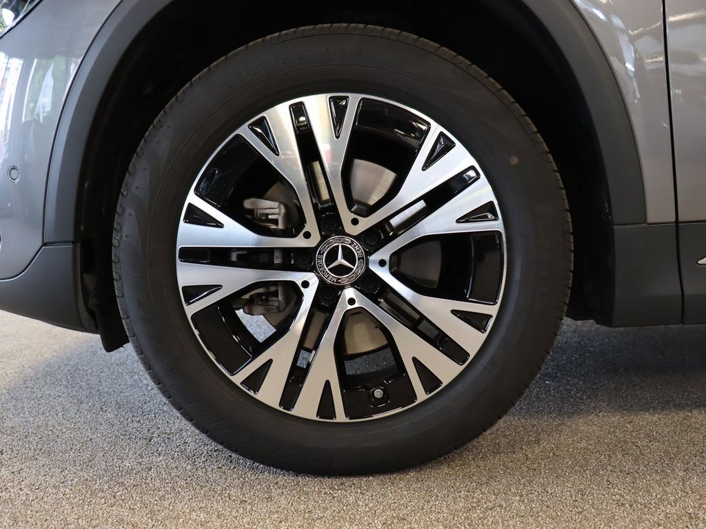 Mercedes-Benz GLA 180 2024