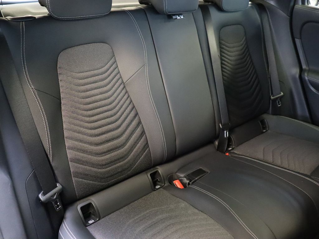 Mercedes-Benz GLA 180 2024