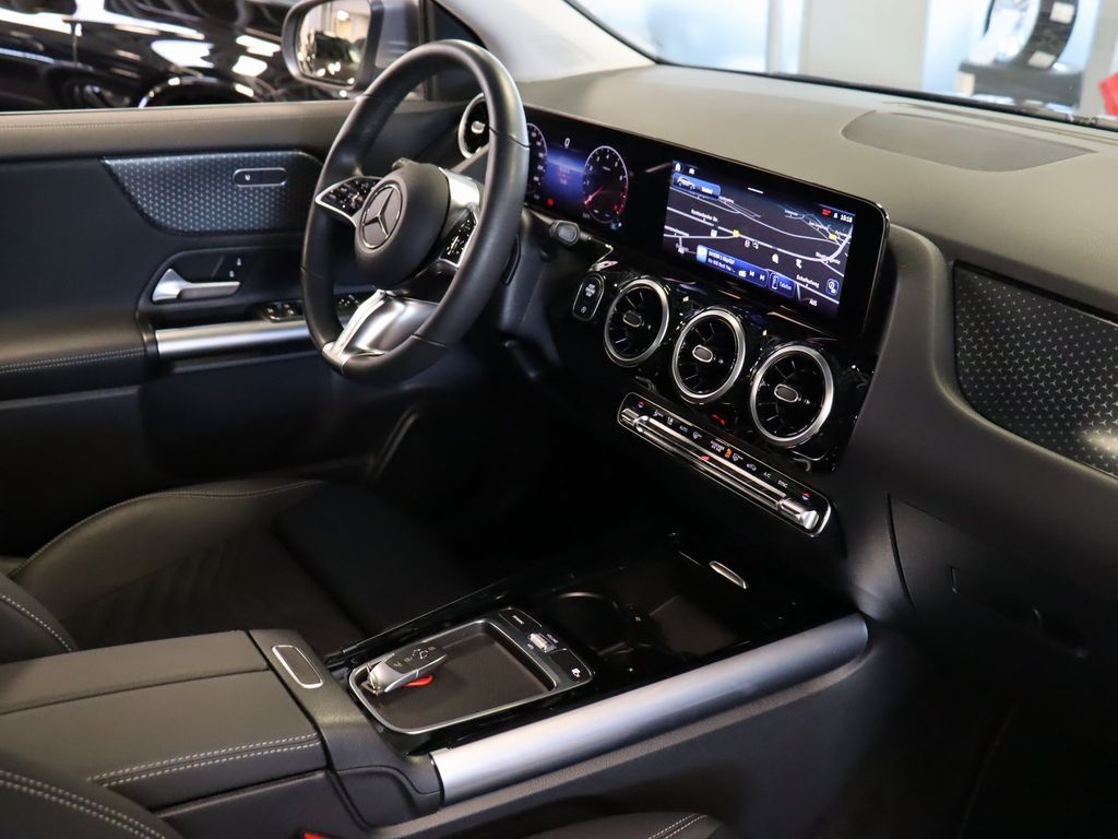 Mercedes-Benz GLA 180 2024