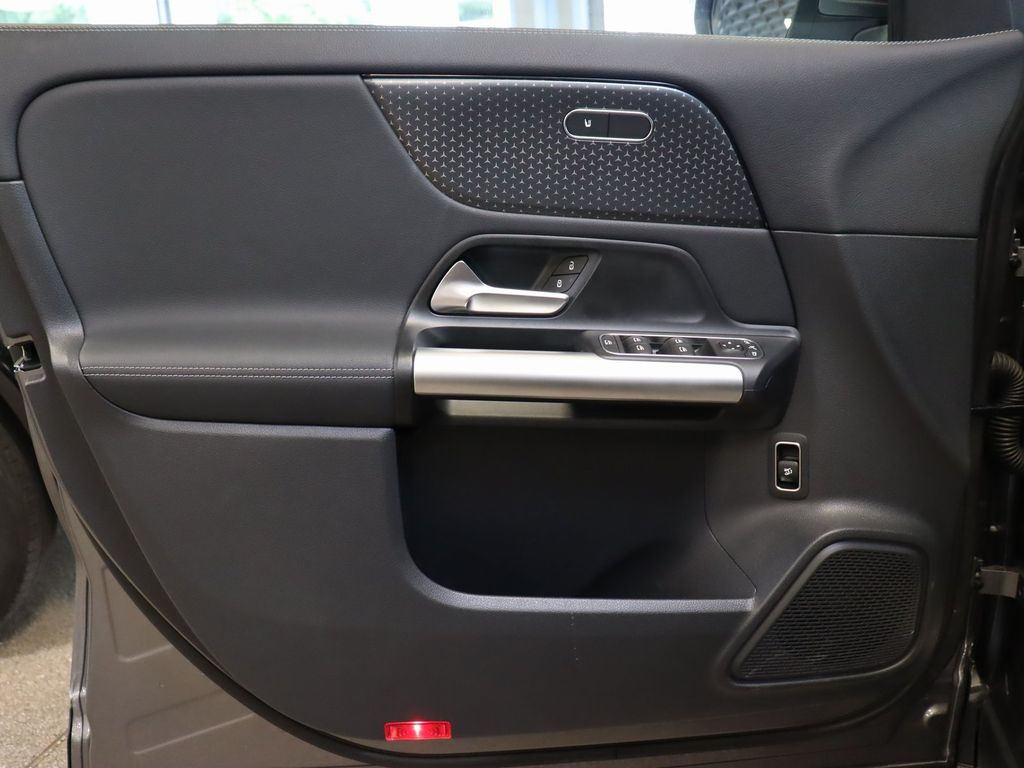 Mercedes-Benz GLA 180 2024