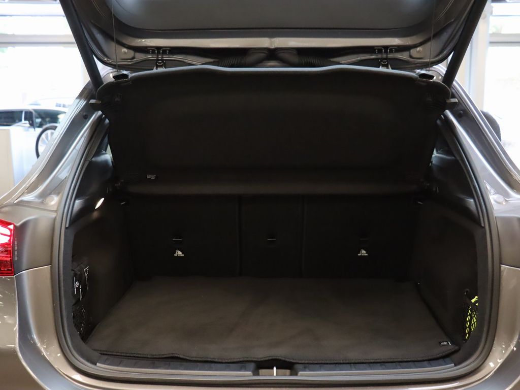 Mercedes-Benz GLA 180 2024