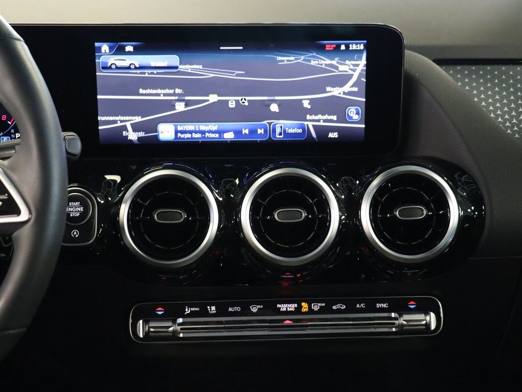 Mercedes-Benz GLA 180 2024