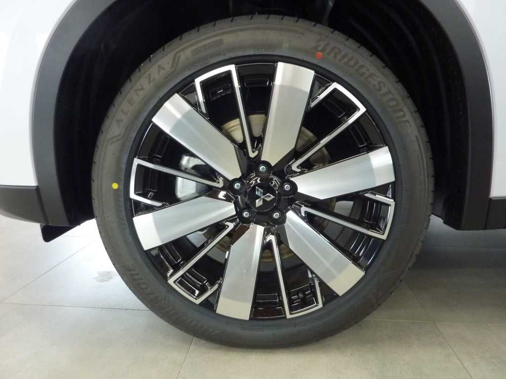 Mitsubishi Outlander 2025