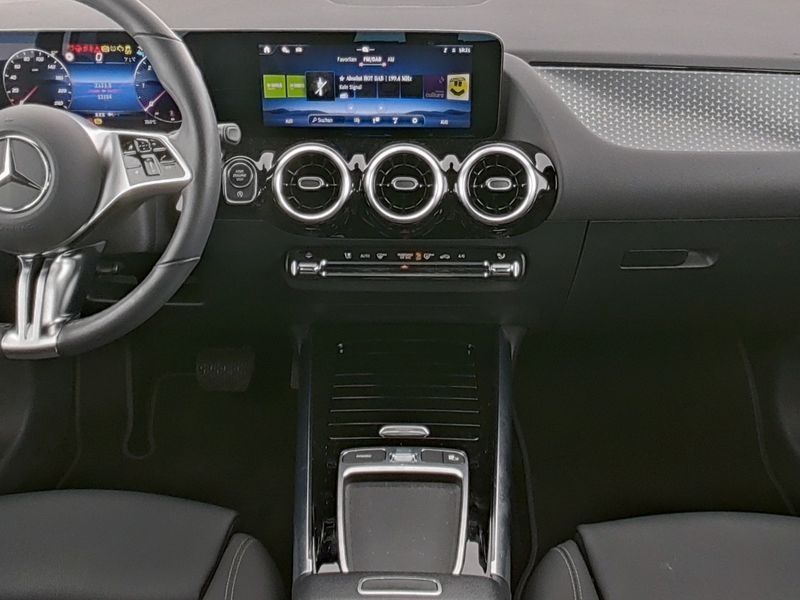 Mercedes-Benz B 220 2024