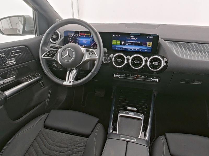 Mercedes-Benz B 220 2024