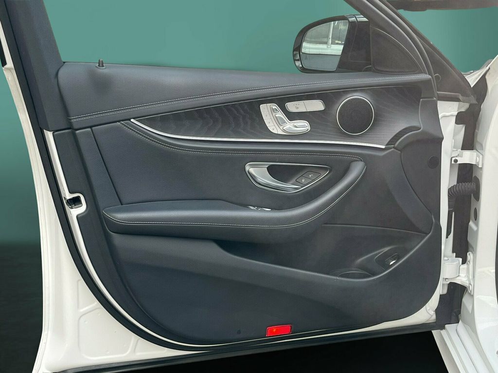 Mercedes-Benz E 300 2022