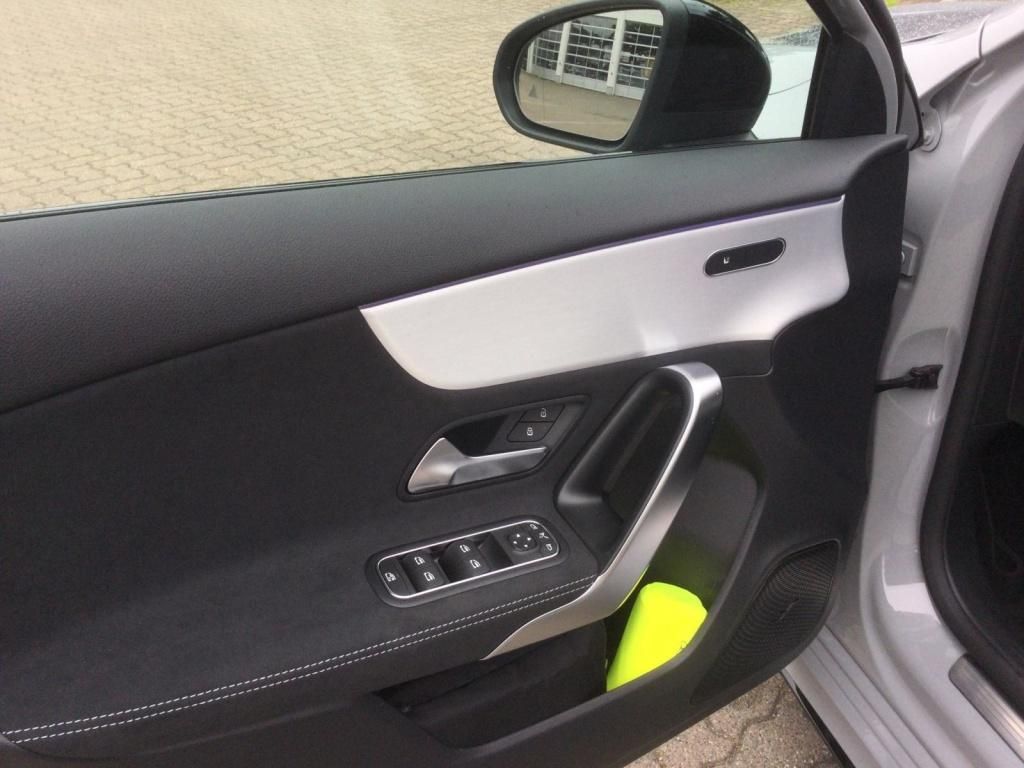 Mercedes-Benz A 180 2025