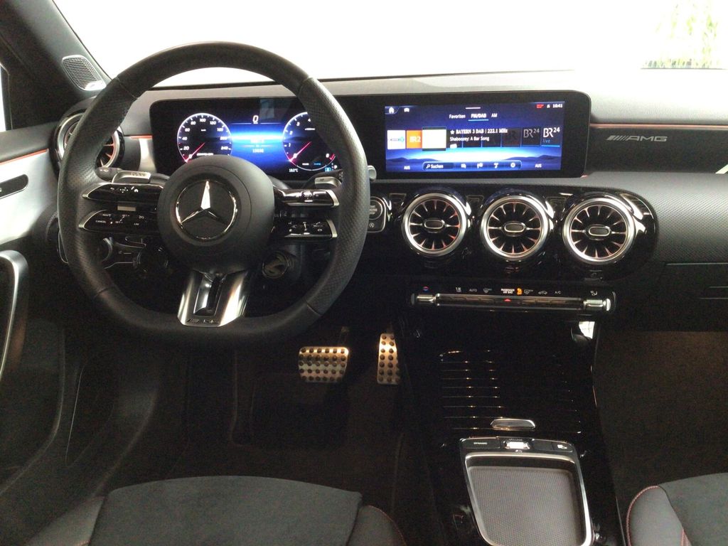 Mercedes-Benz A 35 AMG 2024