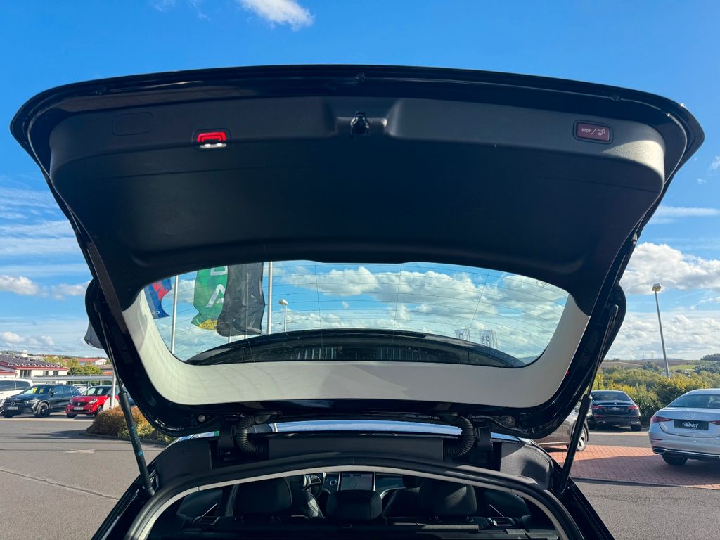 Mercedes-Benz C 300 2023