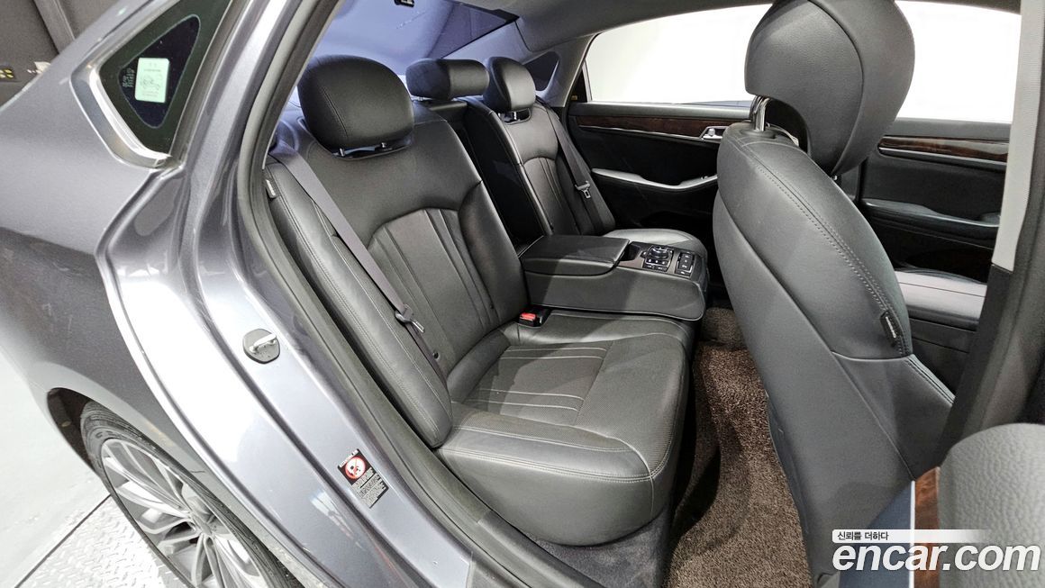 Hyundai Genesis 2016