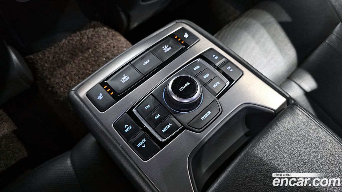 Hyundai Genesis 2016