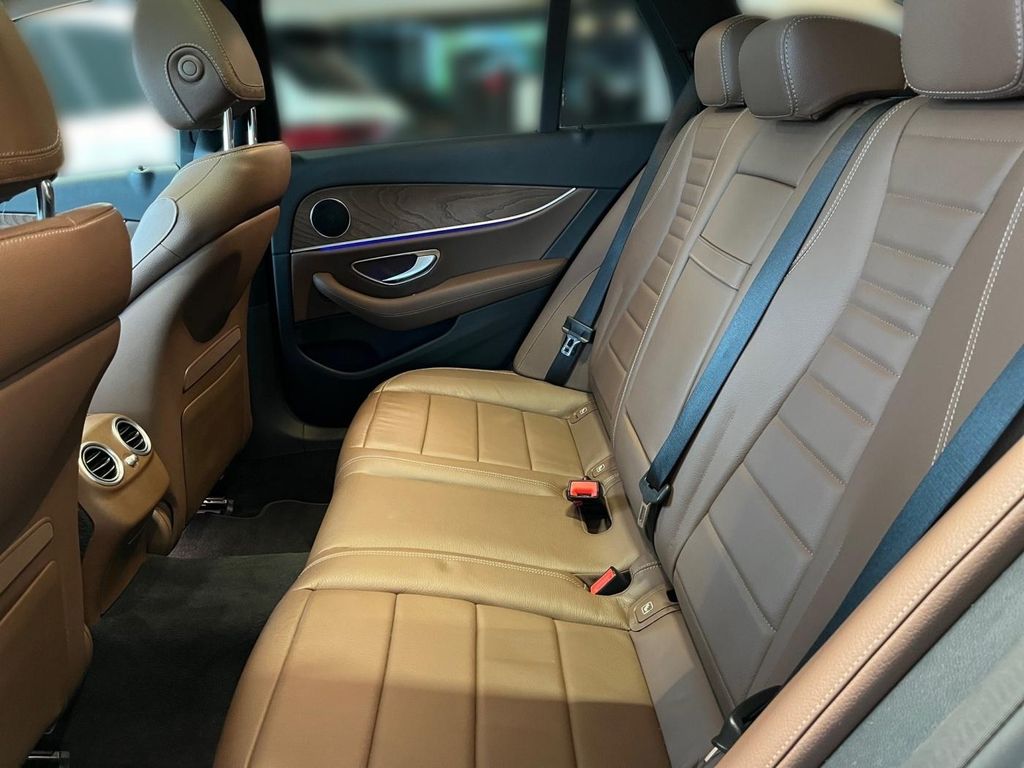 Mercedes-Benz E 220 2023