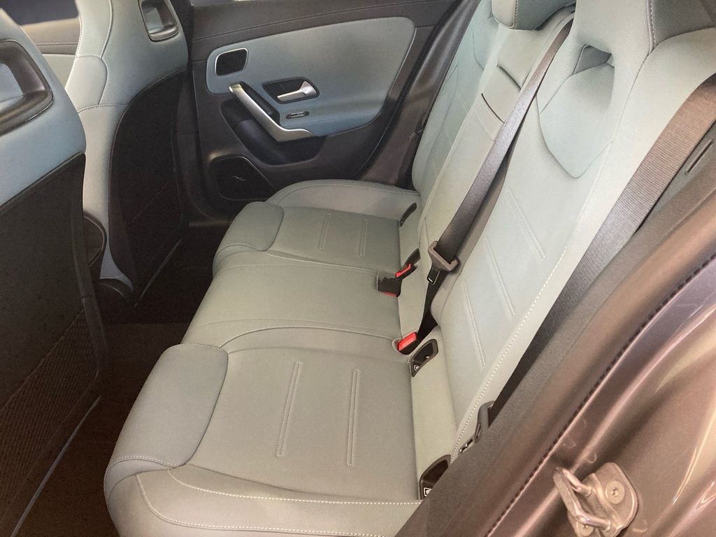 Mercedes-Benz CLA 200 2024