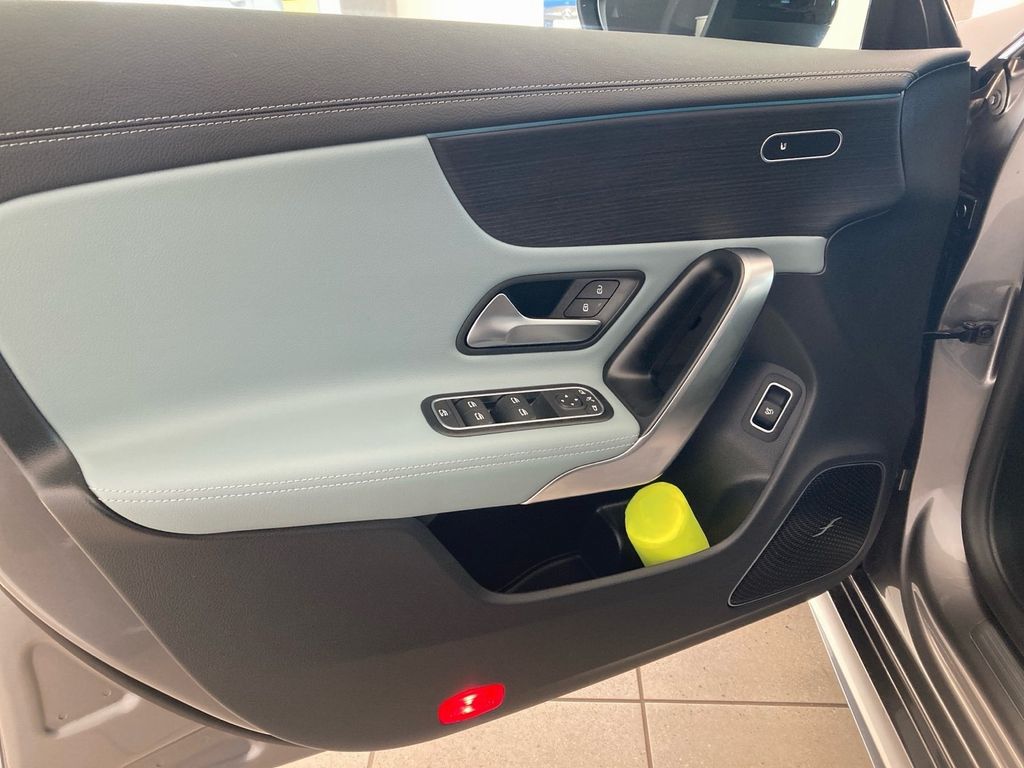 Mercedes-Benz CLA 200 2024