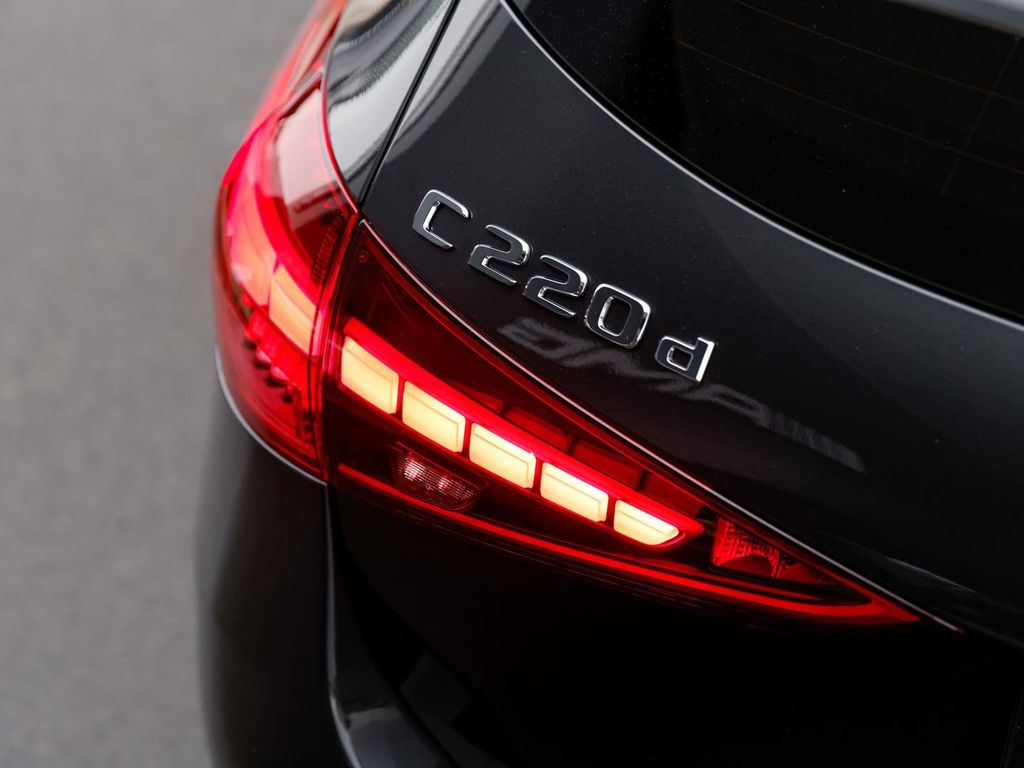 Mercedes-Benz C 220 2025