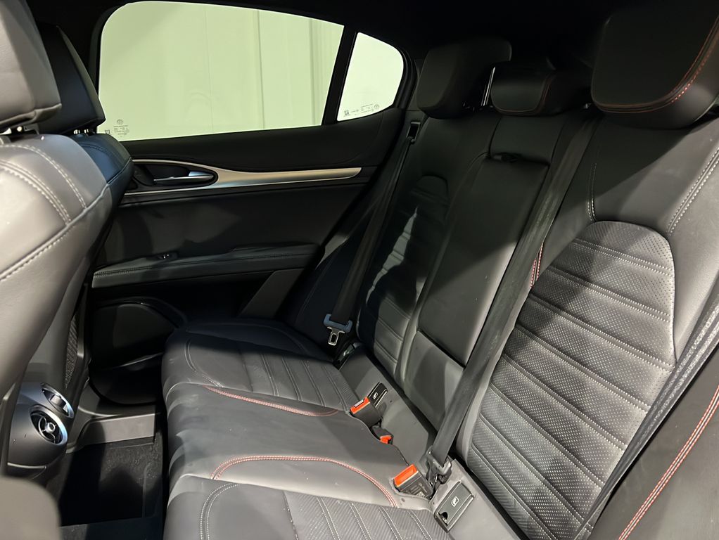 Alfa Romeo Stelvio 2023