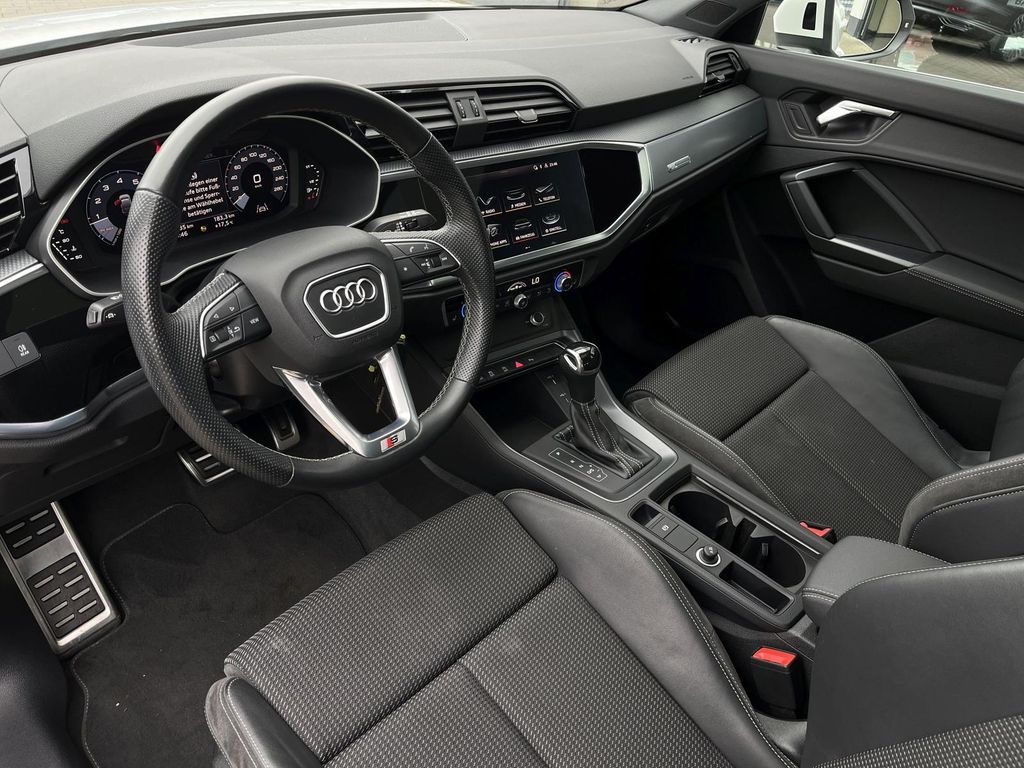 Audi Q3 2021