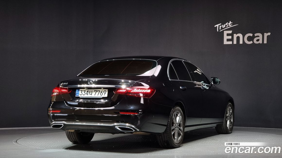 Mercedes-Benz E-Class 2021