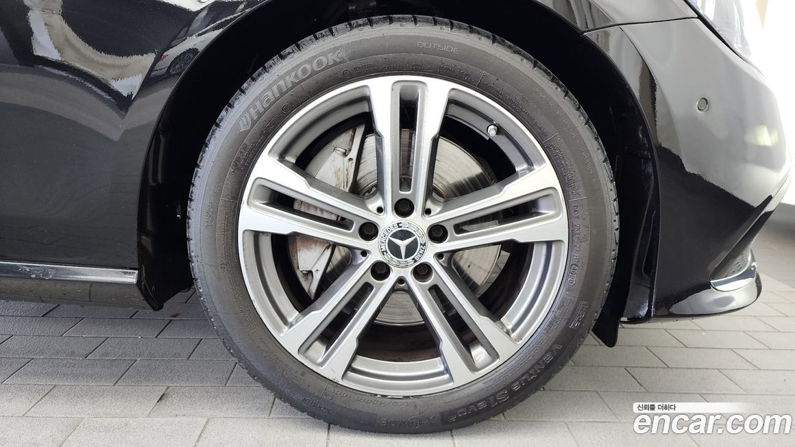 Mercedes-Benz E-Class 2021