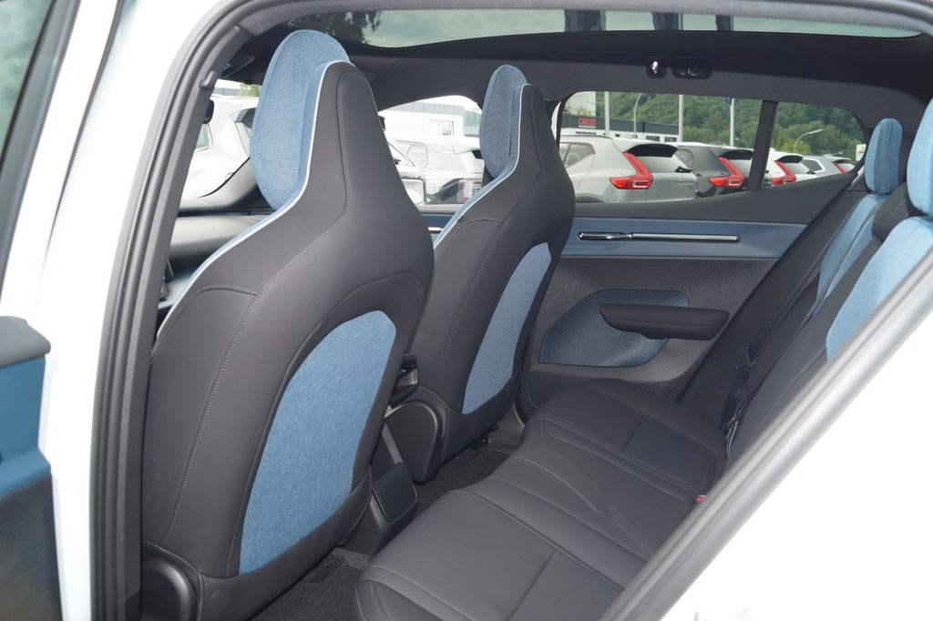 Volvo EX30 2025