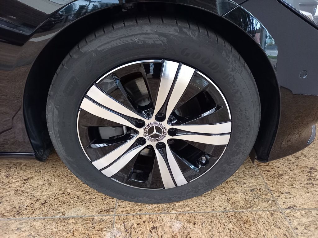 Mercedes-Benz C 200 2024