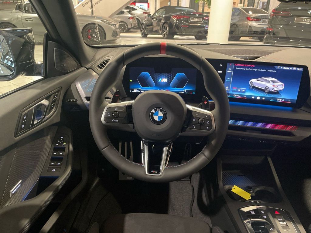 BMW M235 2025